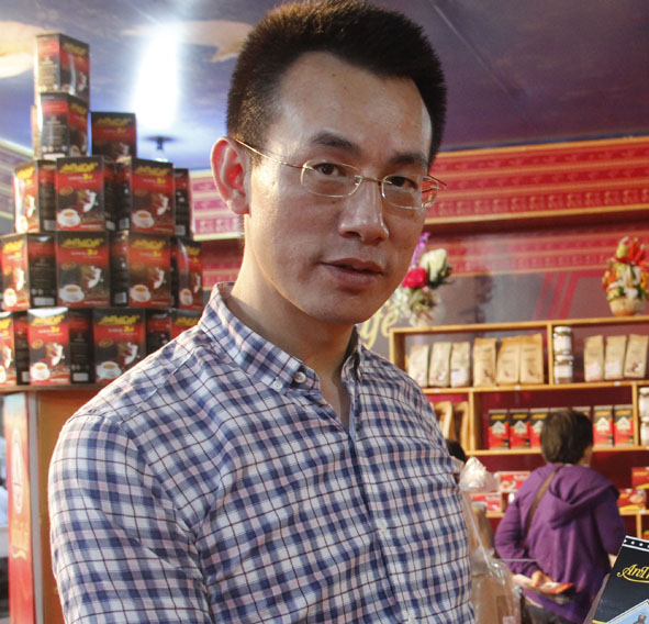 Ông Liang Xiung bên gian hàng AnThaiCafe nhận xét: 